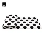 Jinshi Modern Minimalist Showroom: Black-and-White Polka Dot Throw, Children's Room Footboard Rug, Villa Showroom Sofa Throw