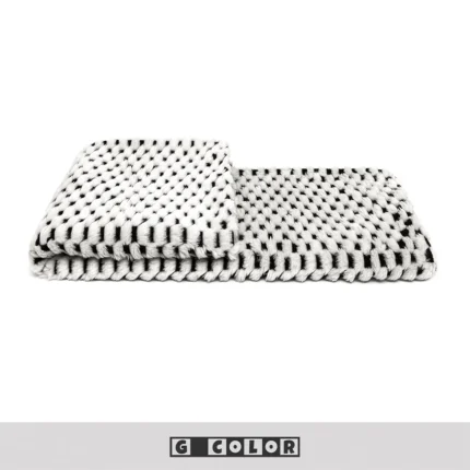 Show Home: Scandinavian Minimalist, Modern, New Chinese-Style, Light Luxury Living Room with Bay Window; Black-and-White Bedside Rug; Instagram-Style Plush Throw